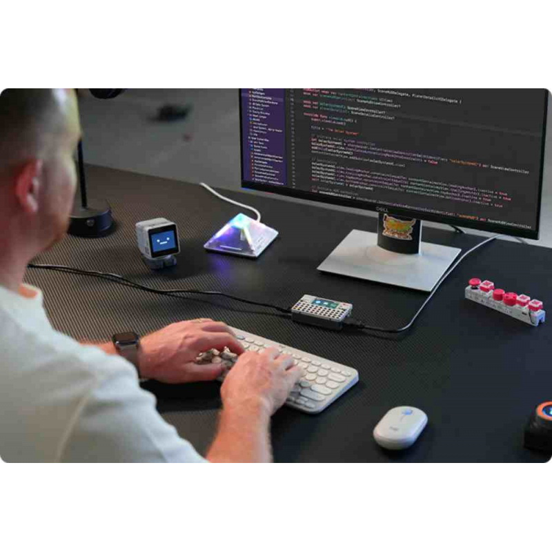 CardputerZero - kieszonkowy komputer Linux z Raspberry Pi CM0, klawiaturą i ekranem - M5Stack