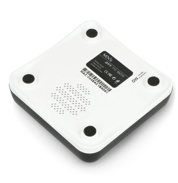 GenBox MXQ cube S10X posiada wbudowany głośnik